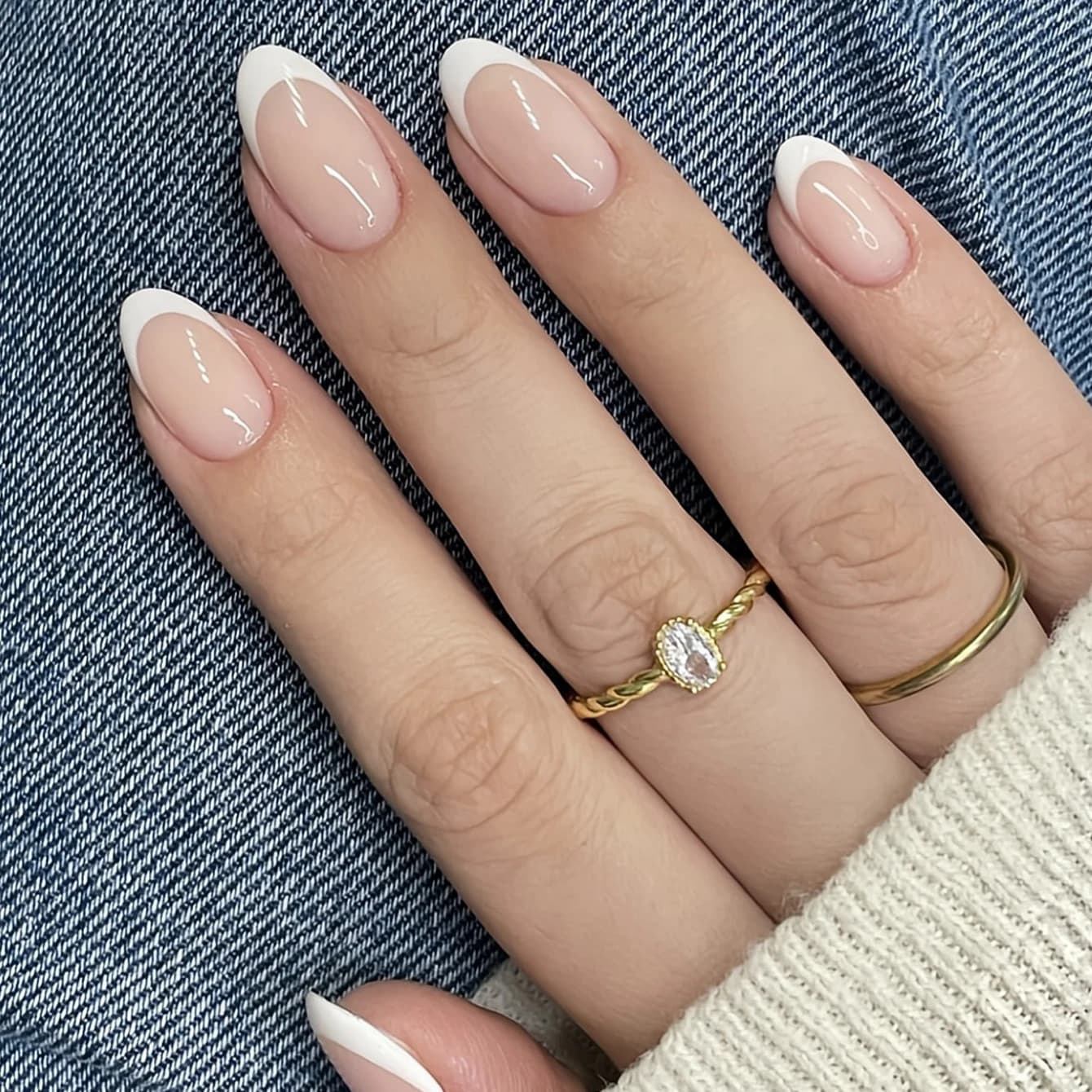 סט 24 ציפורניים מודבקות French Almond